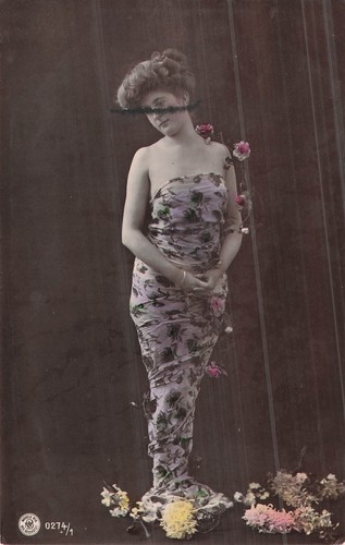Femme robe traine epaules - traine,