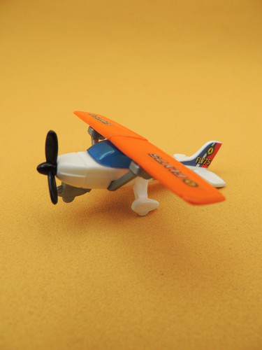 Kinder surprise avion privé - -,