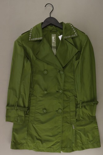 Ajoutez manteau femme - un,