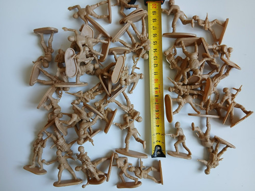 Lots soldats en plastique - de,