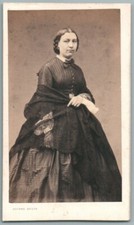 CDV 1865 Femme long châle dentelle Photo Pierre Petit Paris Woman w/lace Shawl