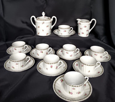 Service à thé ou café en porcelaine décor de roses et feuilles de laurier