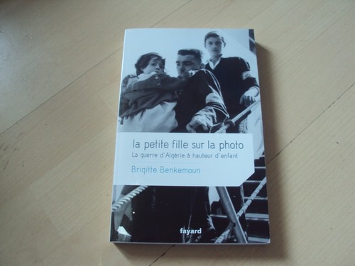Livre petite fille sur - petite, la