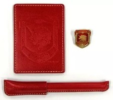 Ensemble stylo en cuir et insigne d'identité de l'Académie militaire Prince...