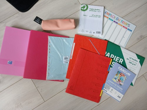 Lot fournitures scolaires - de,