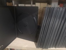 50 BOITIERS RANGE DVD CD TRES BON ETAT