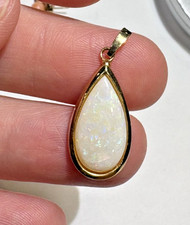 Pendentif En Opale Blanche