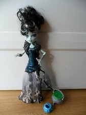Monster High Doll Ghouls rules Frankie Stein Halloween with cauldron