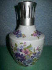 Lampe BERGER à décor de fleurs signée PILLIVUYT AS Porcelaine / Complète 