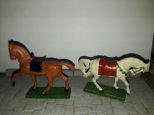 2 FIGURINES Starlux Château