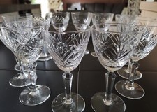 Lot  12 petits verres à pied
