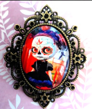 Broche gothique skull style Blythe - Bijou halloween victorien  - Fait main.