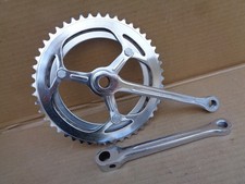 Ancien pédalier double plateaux acier chromé 48 /40 dents  marque UNIVERSEL .