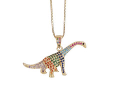 Collier pendentif dinosaure en plaqué or et zircon , diplodocus bijoux + chaine