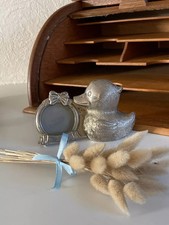 7 ⚜️ Ancienne Tirelire Canard en Métal Argenté et Cadre Photo Baptême Vintage