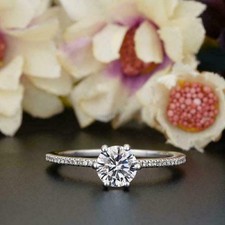 Bague de fiançailles en or