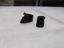 Paire de chaussures ancienne de  poupée, style mignonette
