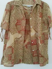 ENSEMBLE CHEMISIER ET CARACO  BLANCHE PORTE TAILLE : 38 - 40 ( NEUF )