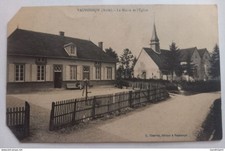 Vaupoisson (Aube) - La Mairie et l'Eglise - Pompe a Eau a Bras