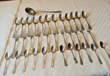 Ancien service en etain relais