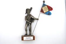 ETAINS PRINCE PORTE-DRAPEAU