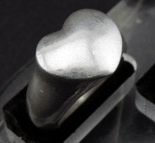 grosse bague en argent massif .forme coeur. taille 51/52. pds 24grs