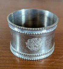 Rond de serviette en métal