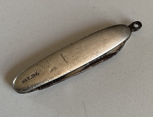 Petit couteau miniature ancien
