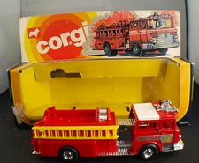 Corgi 2029 mack fire pumper - ,