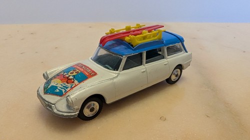 Corgi toys citroen ds 19 - citroen,
