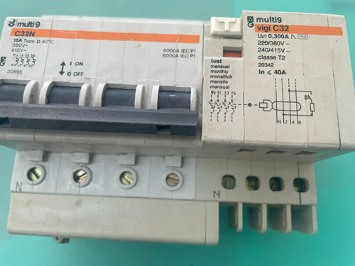 Disjoncteur différentiel 40a - disjoncteur,