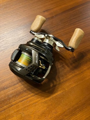 Moulinet pêche gauche - de,