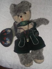 ancien  ours articulé  des années 40 avec son short tyrolien de la marque ANIMA