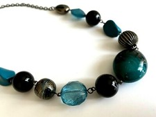 Beau COLLIER fantaisie perle ton VERT GRIS Argenté BLEU NEUF