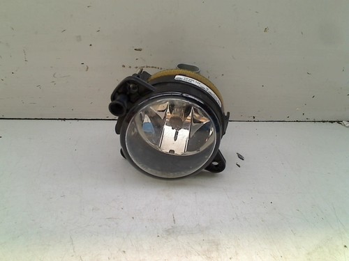 Anti brouillard avant droit - anti,
