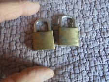 2 anciens petits Cadenas sans