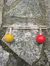 VINTAGE ancien Porte Manteau mural métal 2 boules de couleur Roger Feraud an.60