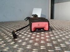 Attache ceinture avant droit