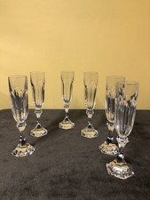 Six flûtes à champagne en