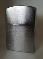 Zippo géant à essence