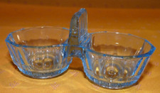 Salière poivrière saleron en verre bleu Art Déco