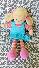 Doudou peluche poupée rose