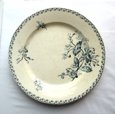 Plat rond et plat en porcelaine opaque signé GIEN, modèle CHEVREFEUILLE, 33 cm