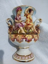 R - CAPODIMONTE GRAND VASE MADE IN ITALY PERSONNAGE ANTIQUE