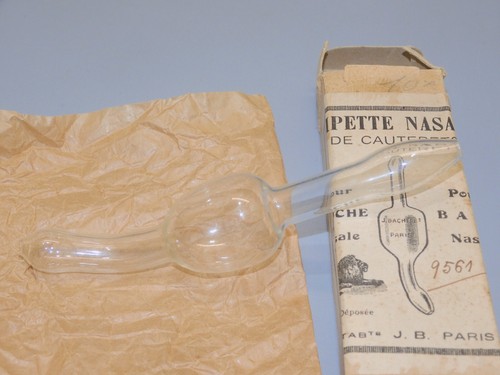 Ancienne pipette nasale - nasale, de