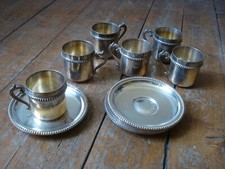 6 anciennes tasses et sous