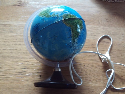 Ancien petit globe terrestre - globe,