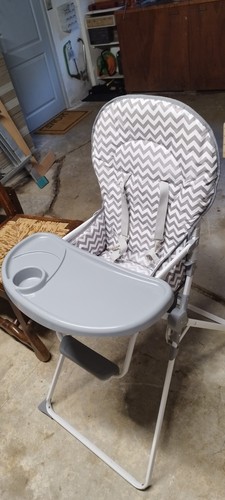 Chaise haute bébé - haute,