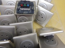 1 prise affleurante celiane titane 1ere génération occasion legrand