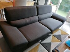 Canapé fixe gris en tissu